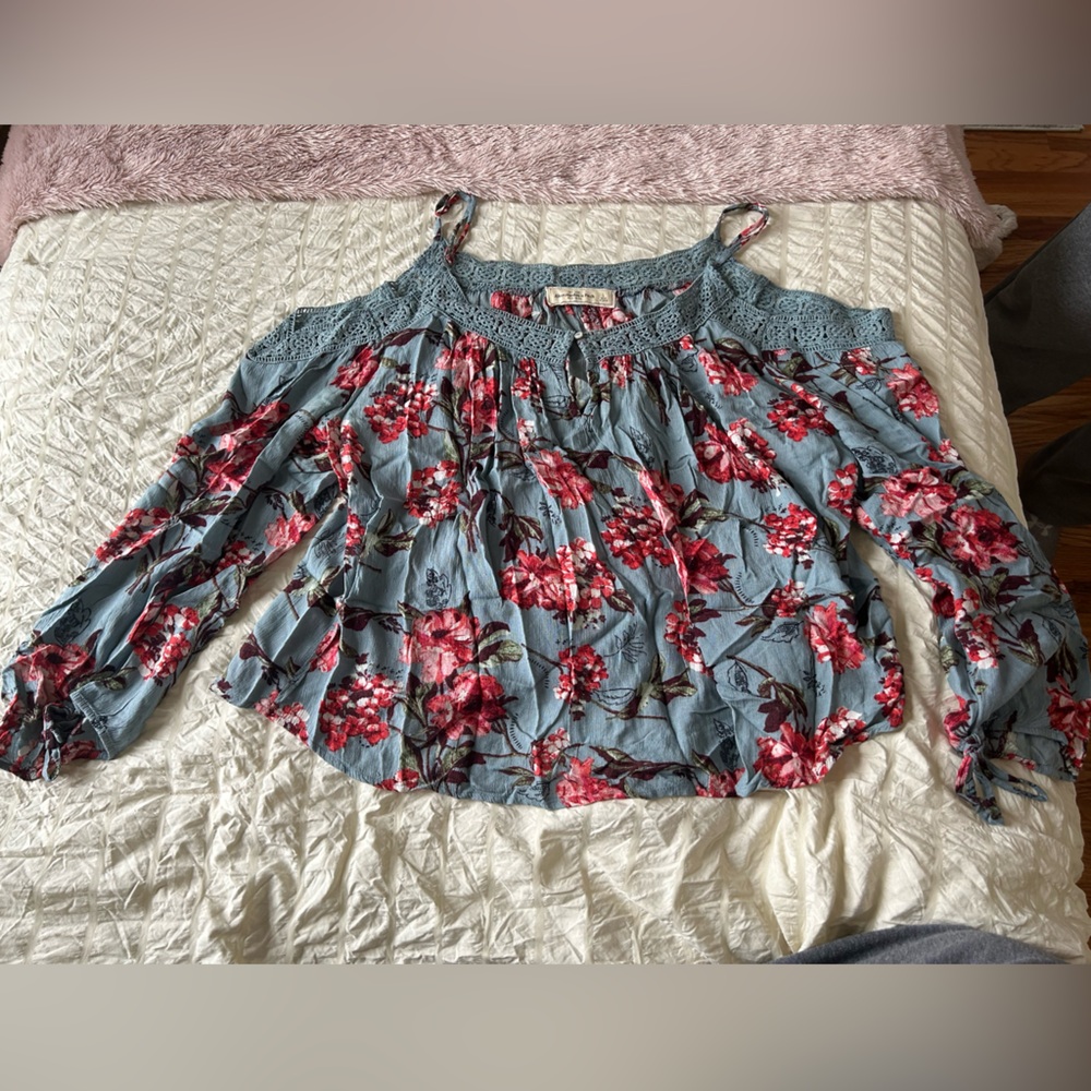 Floral Lace Trim Blouse - Blue and Red